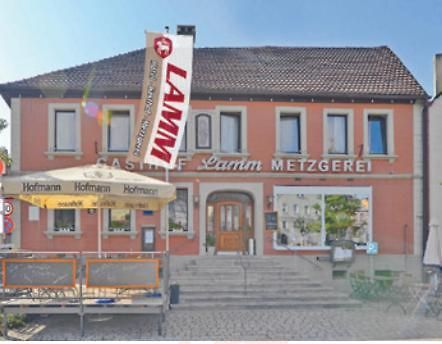 Hotel Gasthof Metzgerei Lamm - Benedikt Rueckel Geiselwind Bagian luar foto